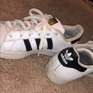 Adidas superstars